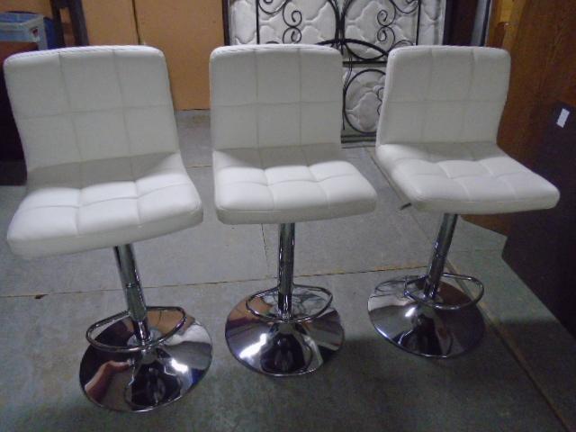 Beautiful Matching Set of 3 Chrome and White Leather Swivel Bar Stools