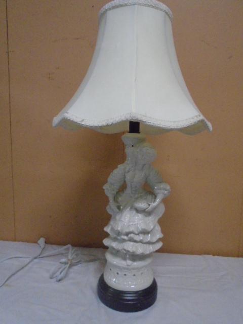 Beautiful Porcelain Lady Table Lamp