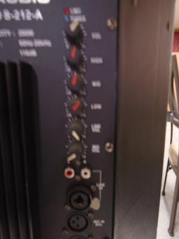 Like New SHS Audio Model SHS-S-212-A 200 Watt Powered Speaker