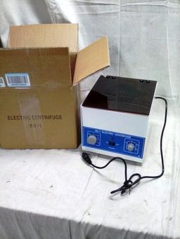 New Item in box Electric Centrifuge