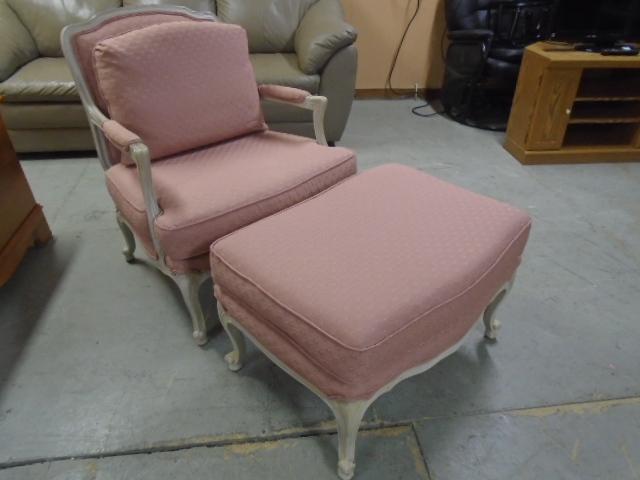 Beautiful Upholstered Arm Chair w/Matching Ottoman