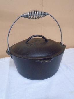 Lodge Cast Iron Dutch Oven w/Lid