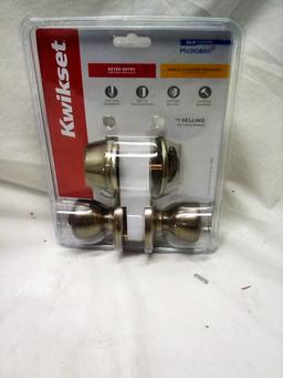 KwikSet Keyed Entry Way Lock Set with Deadbolt