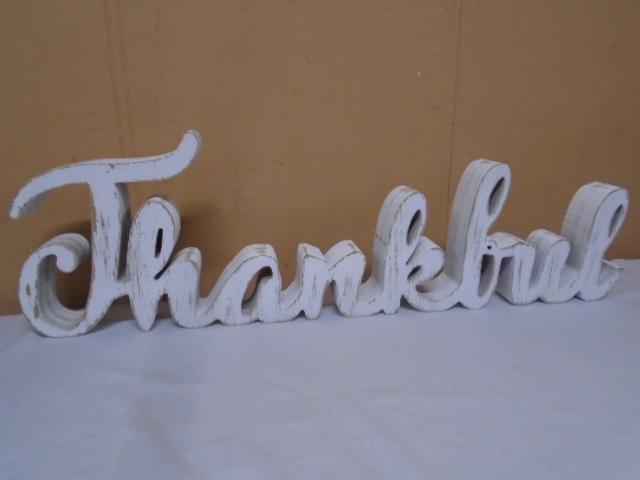 Wooden "Thankful" Décor Piece