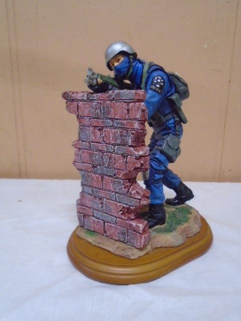 Blue Hats of Bravery "Confrontation Stand Off" Figurine