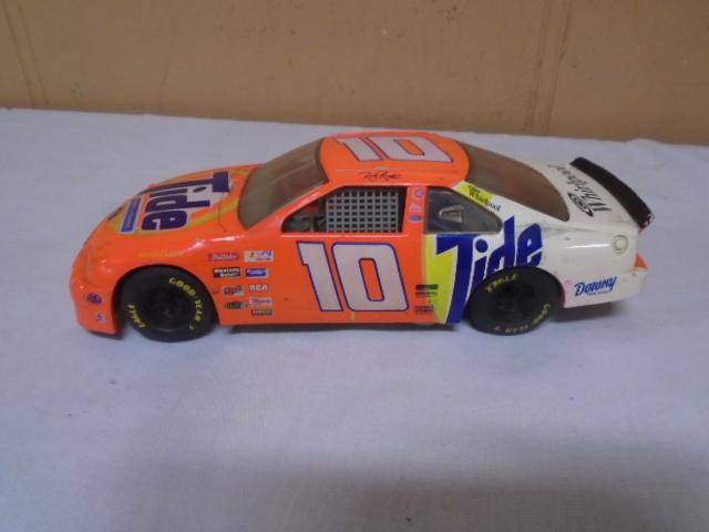 1:24 Scale Die Cast Ricky Rudd Car