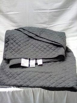 Amazon Basics 90"x96" Quilted Blanket