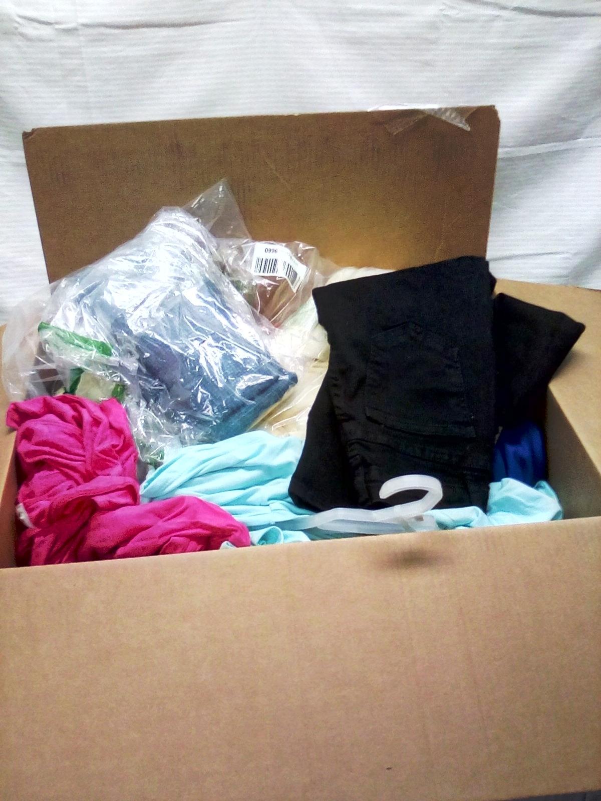 Big Box with over 20 Pieces of AMZ Returns mainly clothing of Misc. sizes