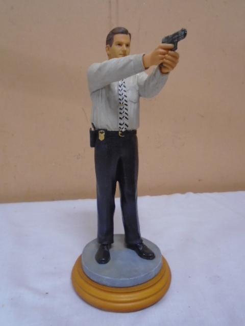 Vanmark Blue Hats of Bravery "On The Case" Policeman Figurine