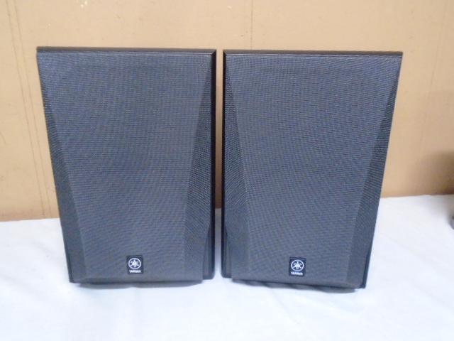 Set of Yamaha NS-5290 Stereo Speakers