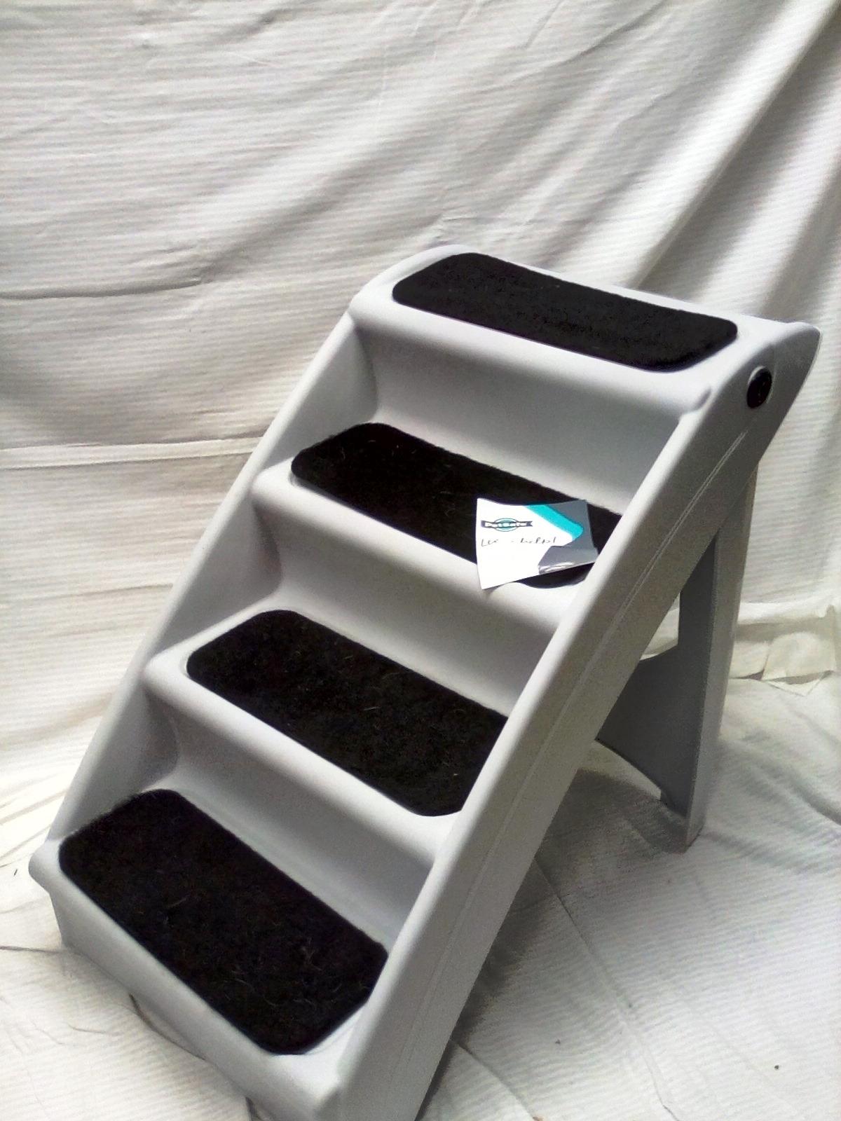 Composite Folding Pet Steps with anti-skid carpets