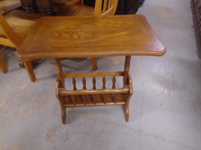 Side Table w/ Magazine Rack on Bootom