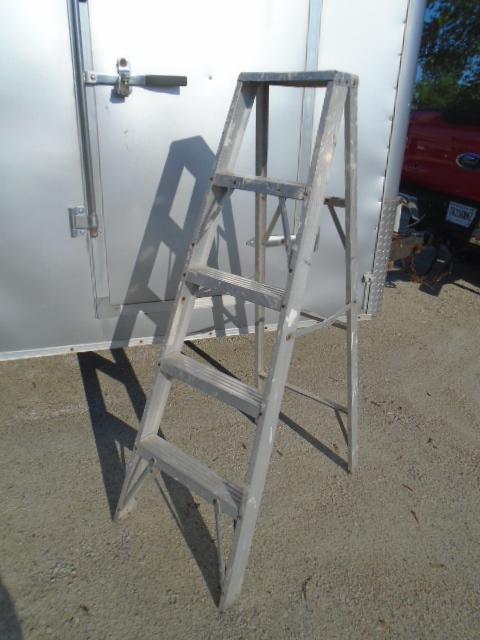5ft Aluminum Step Ladder