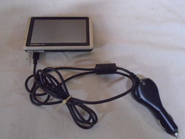 Garmin Nuvi GPS w/ Car Power Cord