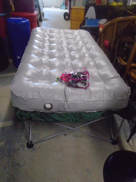 Twin Size Folding Camp Bed w/ Air Mattress & Pump