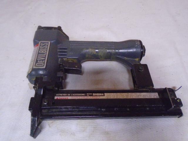 DeVilbiss Model No SHBN4 Air Finish Nailer