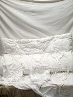 White King Comforter with 2 pillow shams