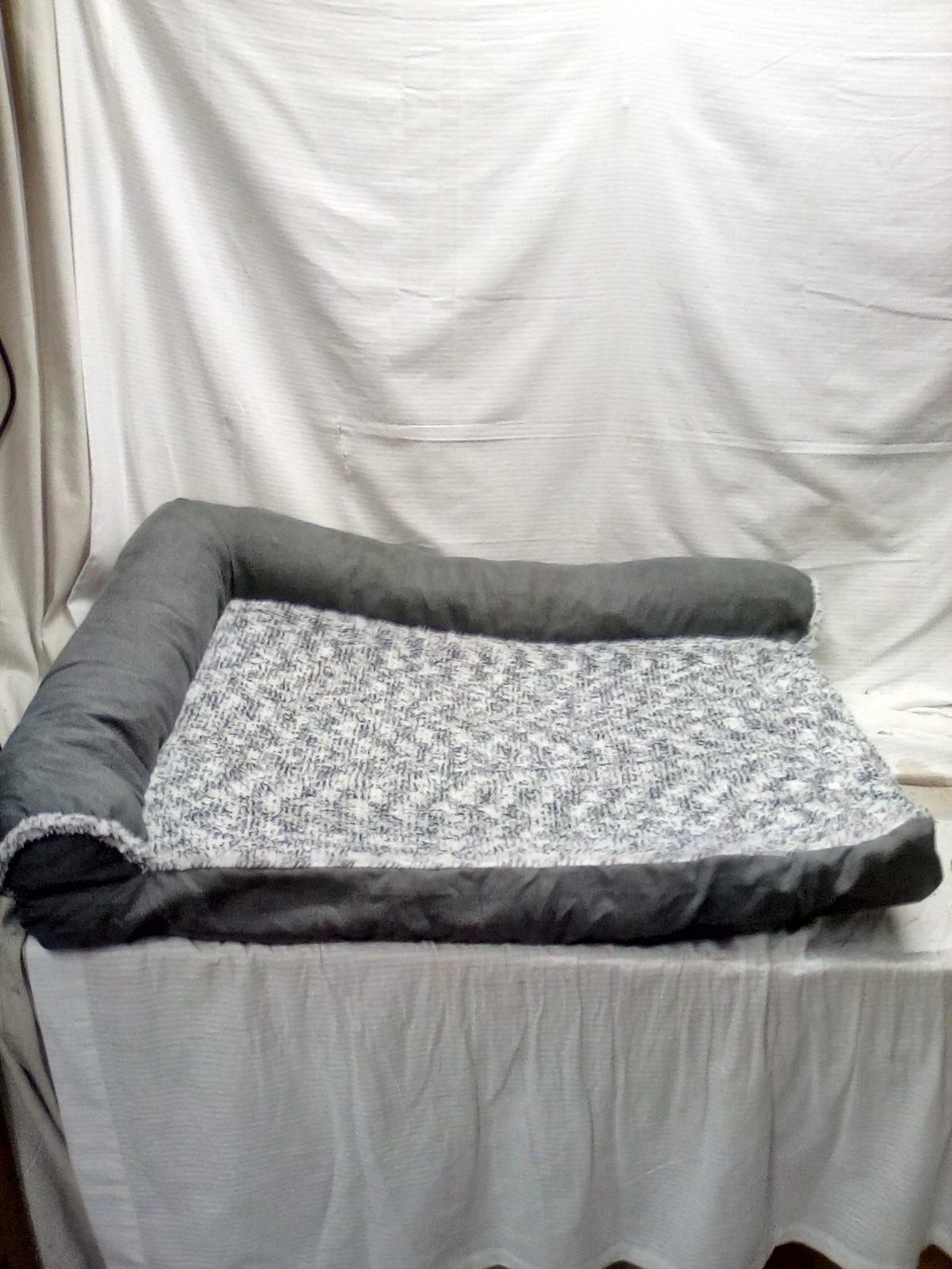 33" X 25" Pet Bed