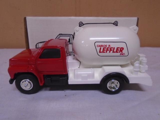 Ertl 1:34 Scale Die Cast Ford Propane Truck