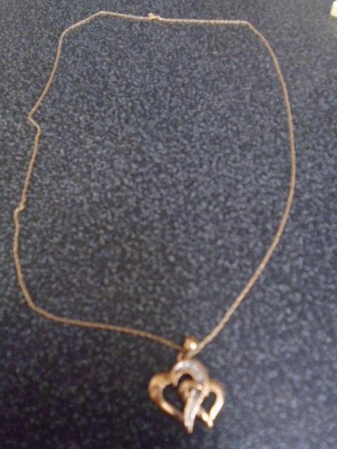 Ladies 10K Yellow Gold Double Heart Pendant w/18" Chain