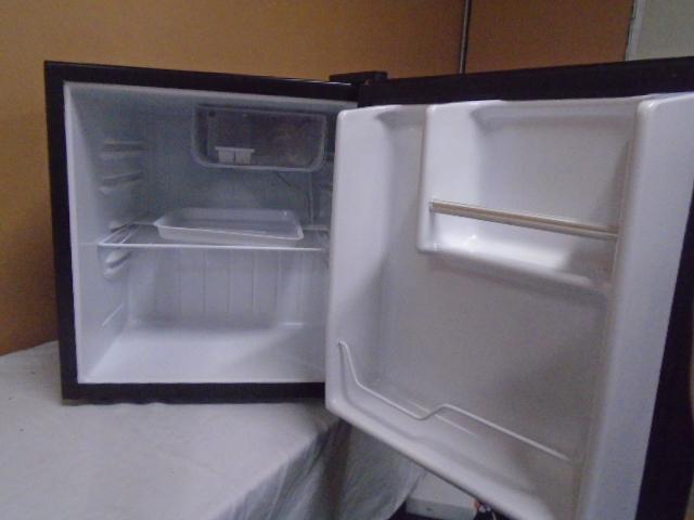 Igloo Compact Refrigerator w/ Freezer