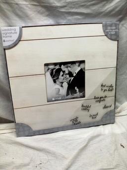 Pearhead 20"x20" Picture Frame