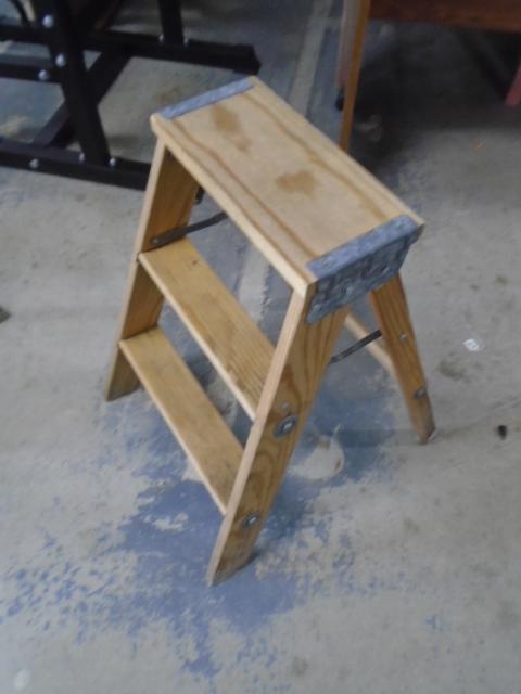 2 Step Wooden Step Ladder