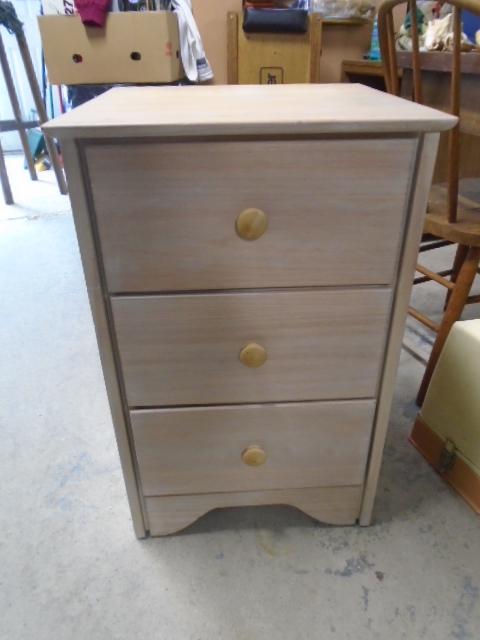 Small Solid Wood 3 Drawer Chest