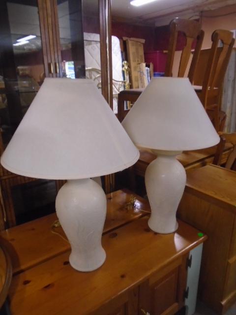 Beautiful Matching Pair of Table Lamps