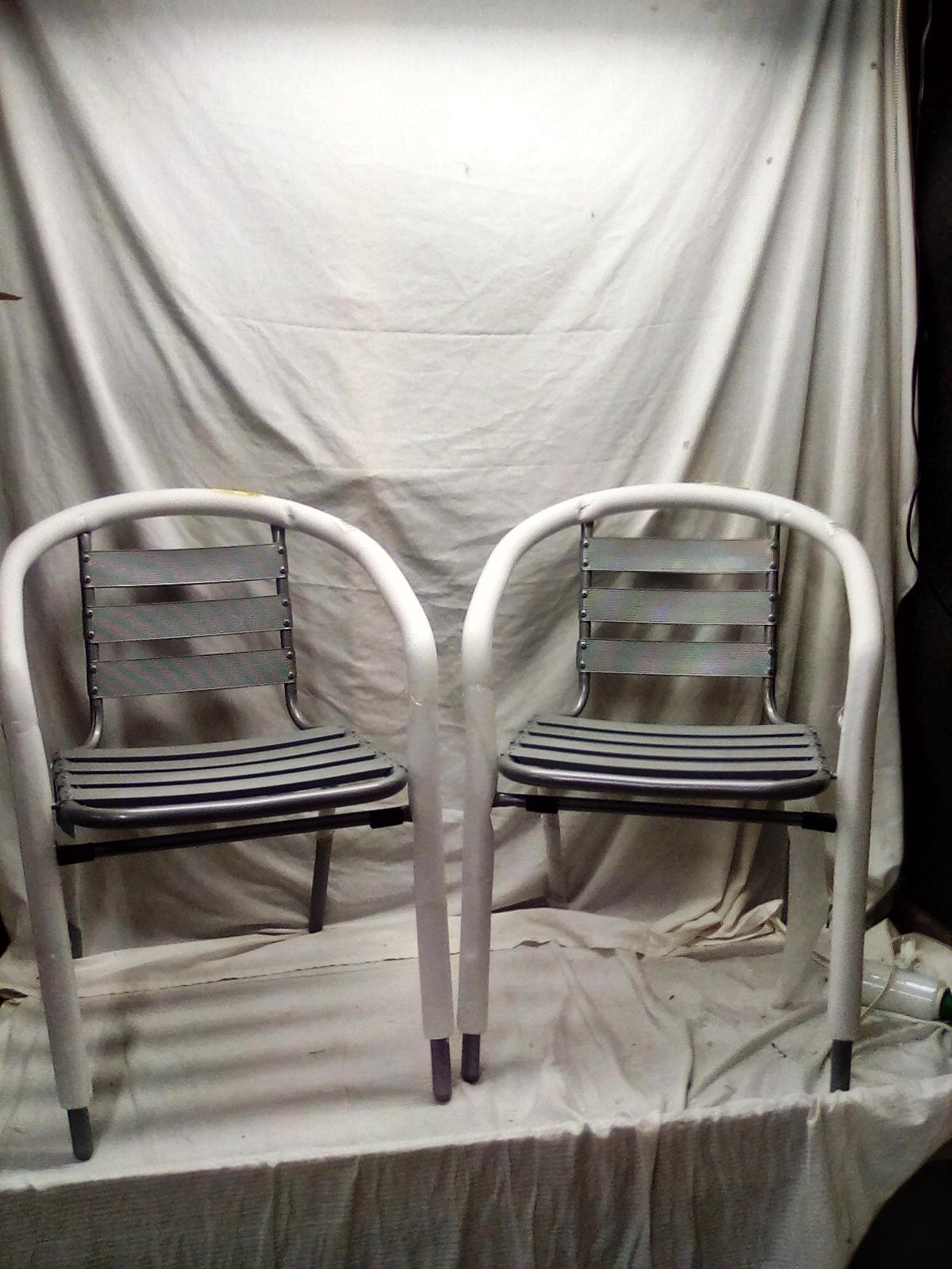 Set of 2 Patio Chairs