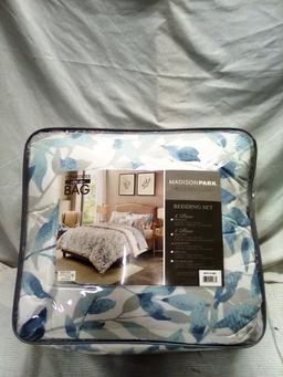 Madison Park Essentials Queen Bedding Set