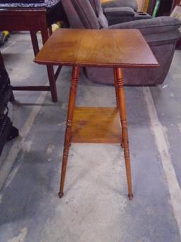 Beautiful Antique Spool Leg Side Table