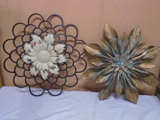 2 Metal Art Wall Hangers