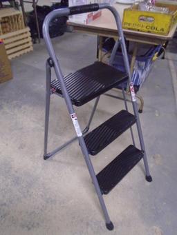 Like New Werner Folding 3 Step Heavy Duty Step Stool