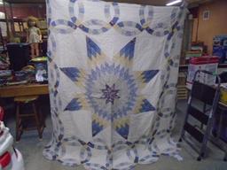 Beautiful Queen Size Star Pattern Quilt