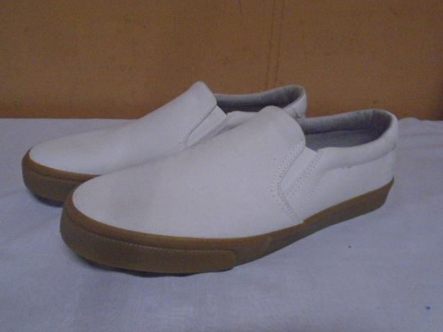 Pair of Old Navy Men's Canvas Shoes