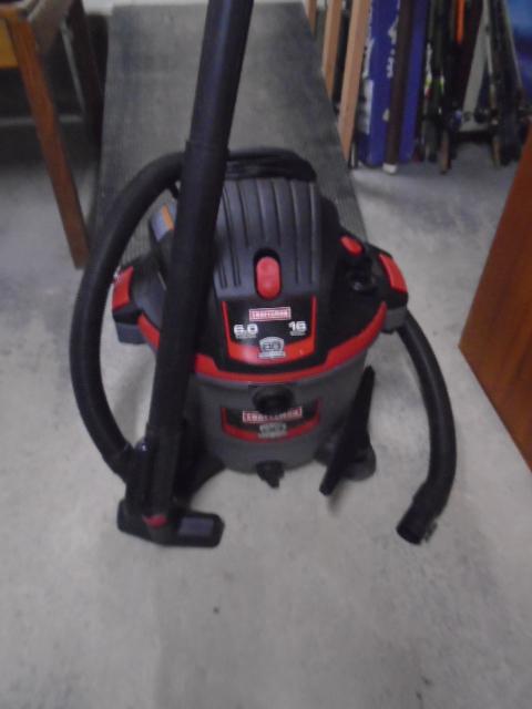 Craftsman 6HP/16 Gallon Wet/Dry Vac w/ Attachments