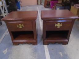 2 Matching Night Stands w/ Drawer