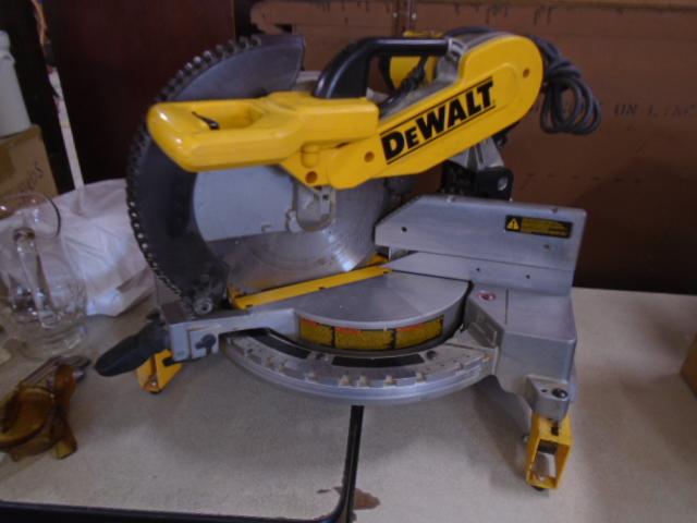 Dewalt 12in Double Bevel Compound Miter Saw