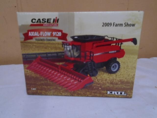 Ertl 2009 Farm Show 1:64 Scale Case IH Axial Flow 9120 Tracked Combine
