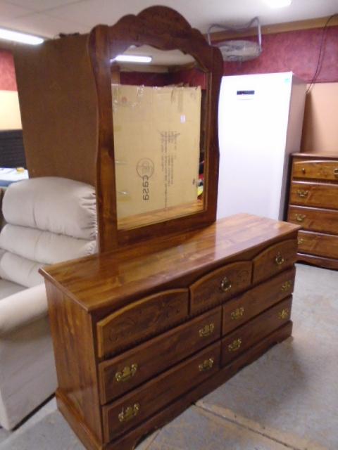 7 Drawer Dresser w/Mirror