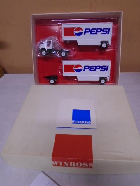 Winross 1:64 Scale Die Cast Pepsi Cola Semi w/ Pup Trailers