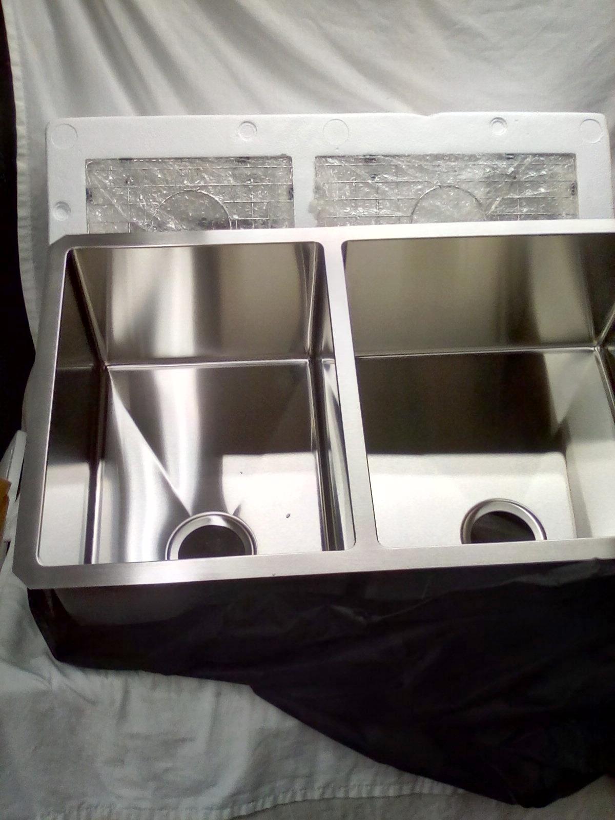 Kraus KHU103-33 33"Undermount 60/40 Double Bowl 16gauge Stainless Steal Kitchen Sink