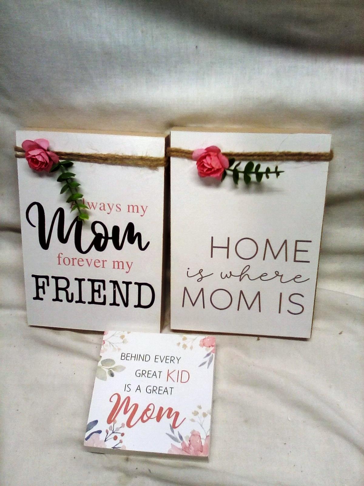 WOODEN MOM PLAQUE