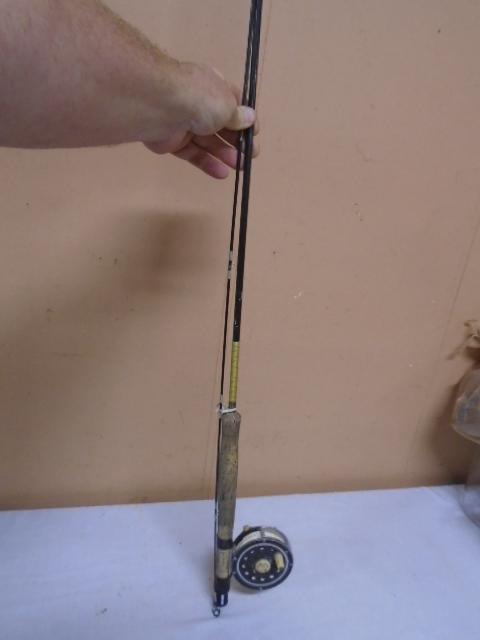 2pc Fiberglass Flyrod w/ Pflueger Medalist Reel