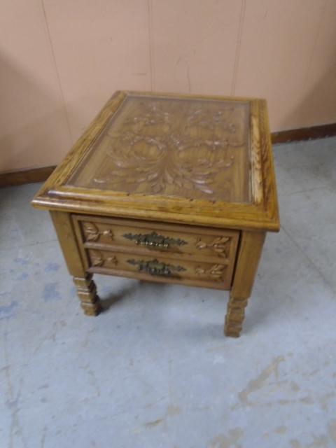 Ornate Topend Table w/Drawer and Glass Top