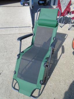 Like New Zero Gravity Reclining Outdoor Chair