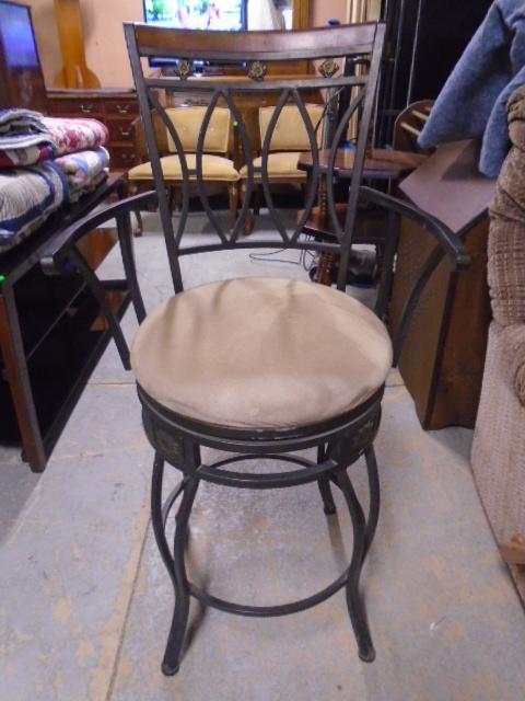 Iron Padded Seat Swivel Counter Height Stool