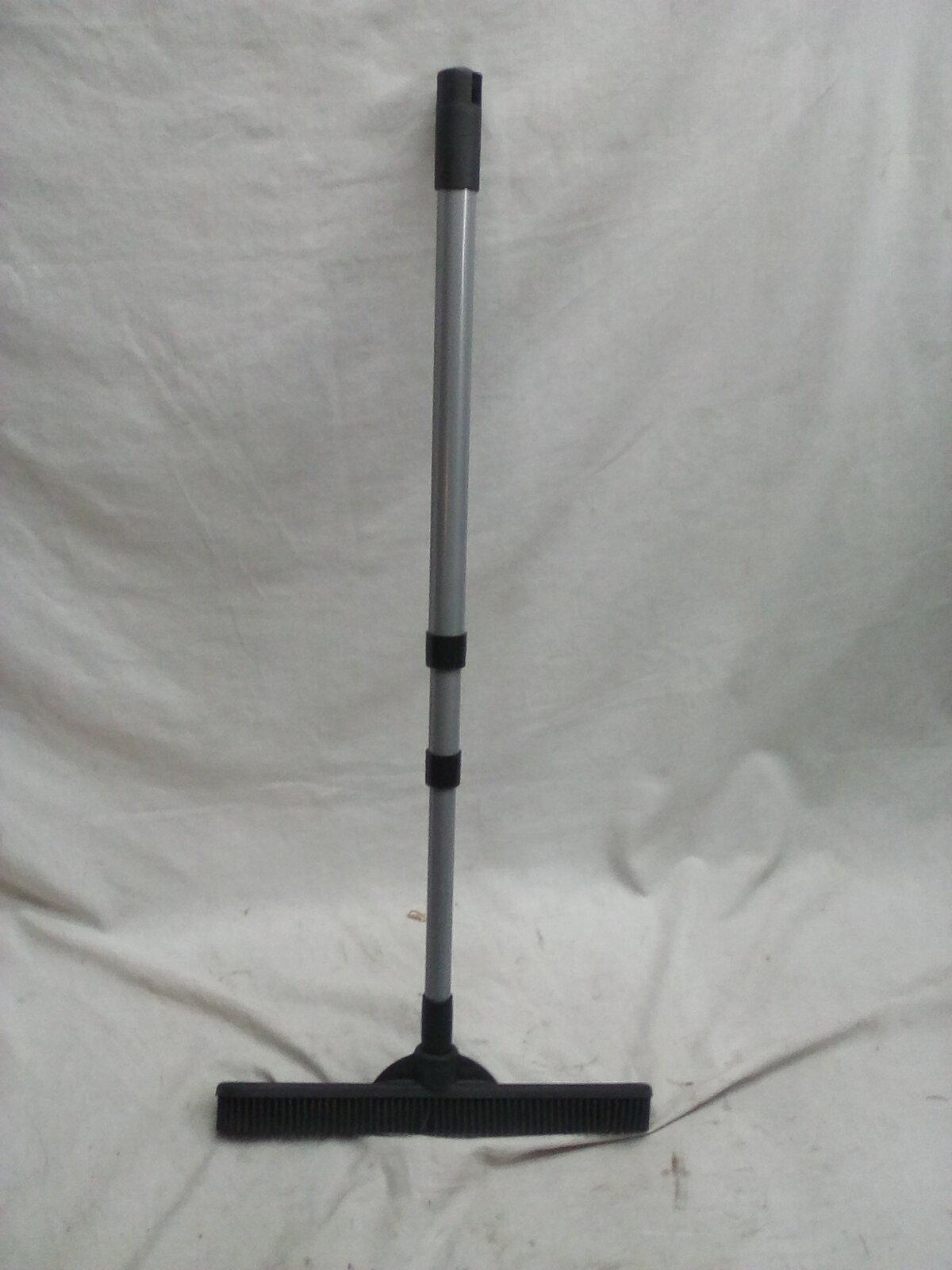 Extendable Handle Carpet Brush