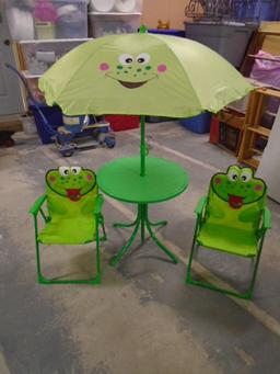 Child's Frog Patio Table w/ Umbrella & 2 Matching Folidng Chairs